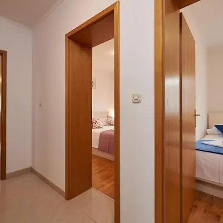 Apartman Sunny アパート トロギール
